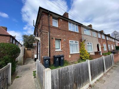 Hedgemans Road, Dagenham - Maisonette