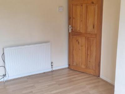 Rugby Road, Dagenham RM9 - Garden