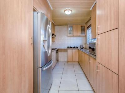 Alberton, New Redruth - Carport