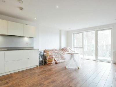 Flat for sale, Cofferdam Way - Gym