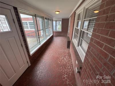 603 E Main Street - Patio, Modern