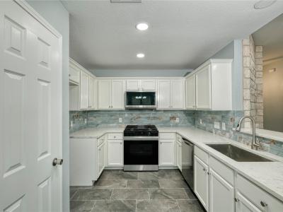 906 San Vicente Dr - Fireplace