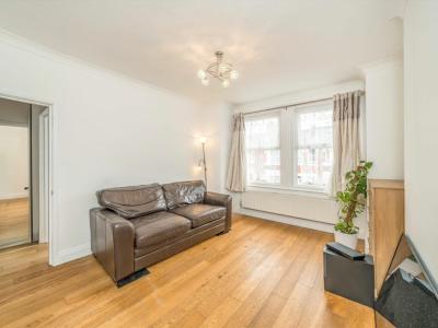 Flat to let, London - Maisonette
