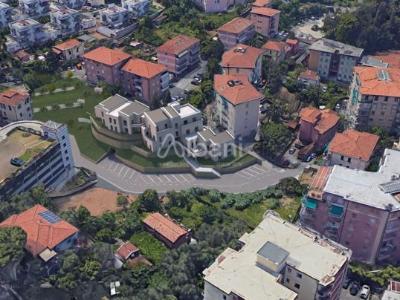 Appartamento in Vendita a Via Vecchia - Giardino
