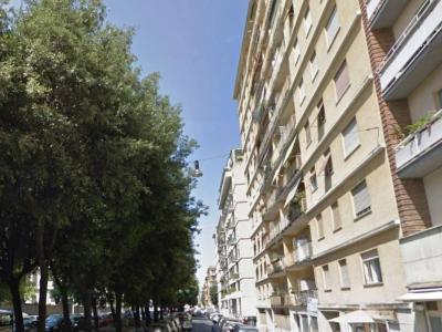 Via Giunio Bazzoni - Stato Ottimo, Balcone