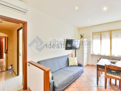 Cesano Maderno, Monza-Brianza - Balcone, Box Auto