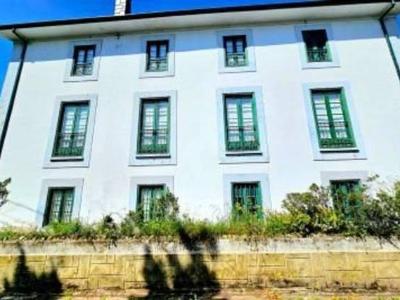 Chalet en Venta en Navia - Casa