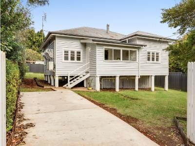 Perry Street, Harlaxton, QLD - Garden