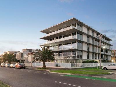 312 Beaconsfield Parade - Near Beach