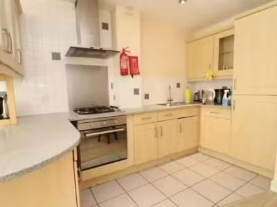 5 bedroom house to let - Garden
