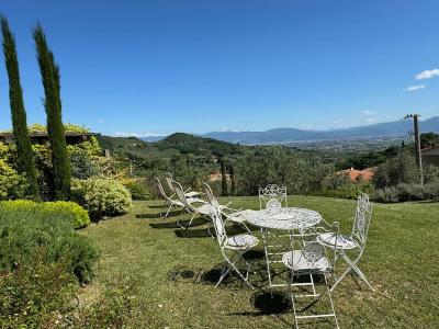 Carmignano, Prato - Box Auto, Villa, Giardino
